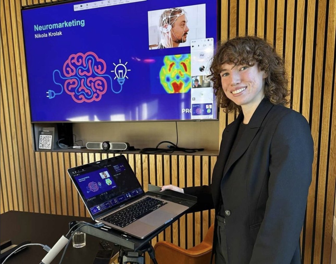Nikola delivering a neuromarketing workshop